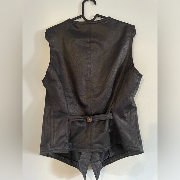 Dark grey/Black vest heart shaped buttons - Picture 2 of 2